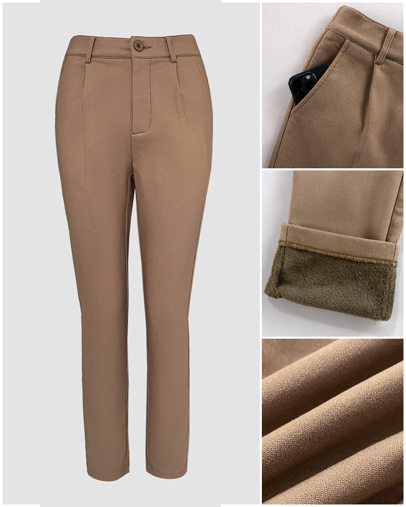 Pantalón liso, con bolsillos