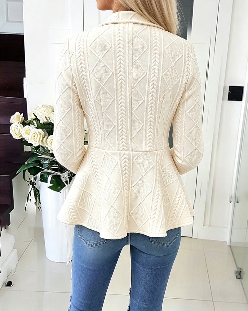 Abrigo de manga larga, con cuello camisero, con botones