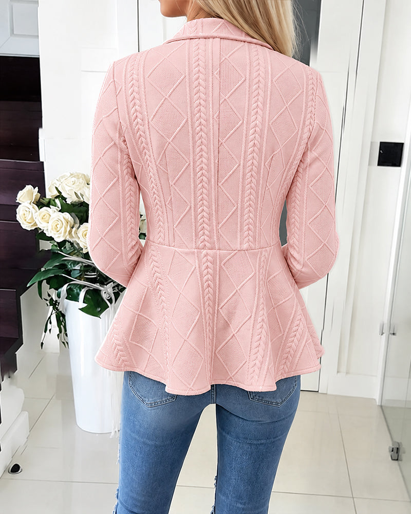 Abrigo de manga larga, con cuello camisero, con botones